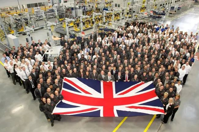 Jaguar Land Rover riceve il Queen's Award 2015 "Per lo sviluppo sostenibile"