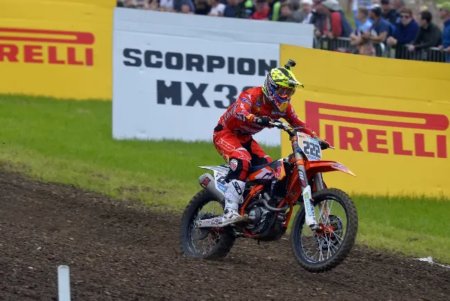 Gran Premio di Gran Bretagna: Pirelli SCORPION MX 32 sovrano della MXGP 