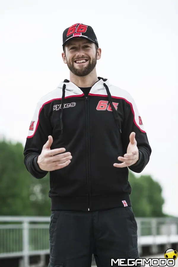 kawasaki in pole con il nuovo abbigliamento racing hi ap2 2867