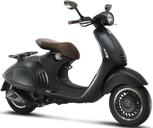 Vespa 946 Emporio Armani: stile e tecnologia