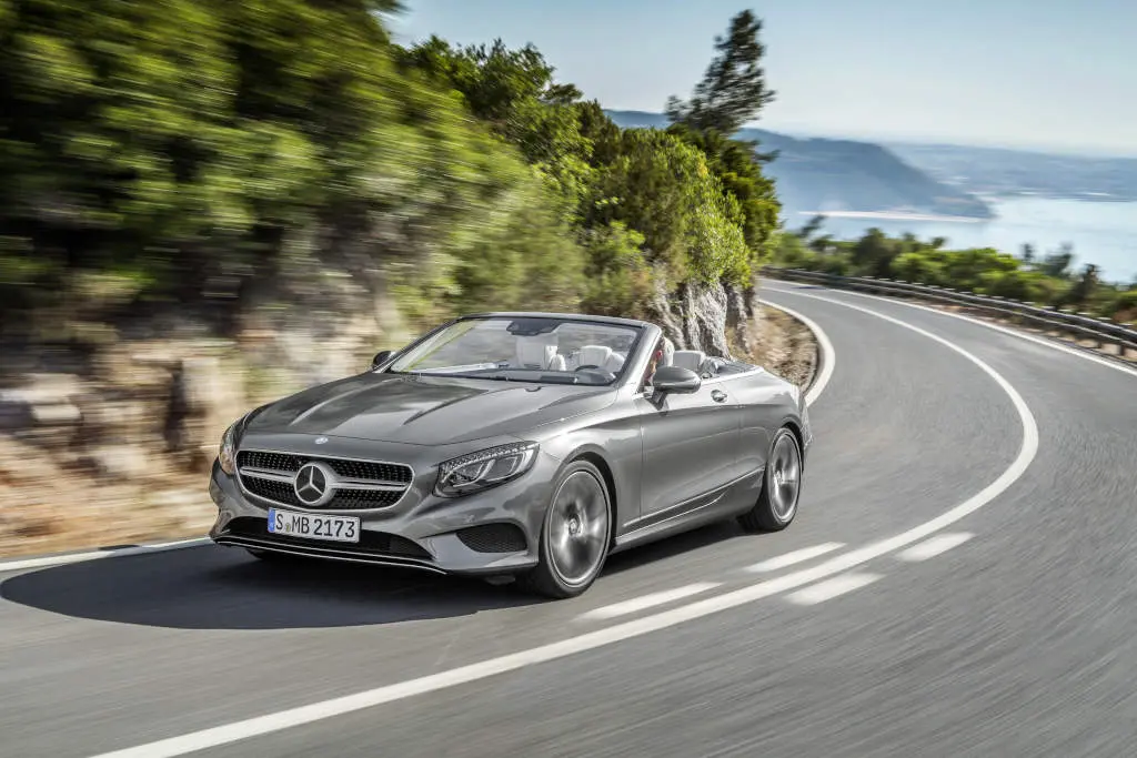 Mercedes-Benz Classe S Cabrio: lussuosa e tecnologica