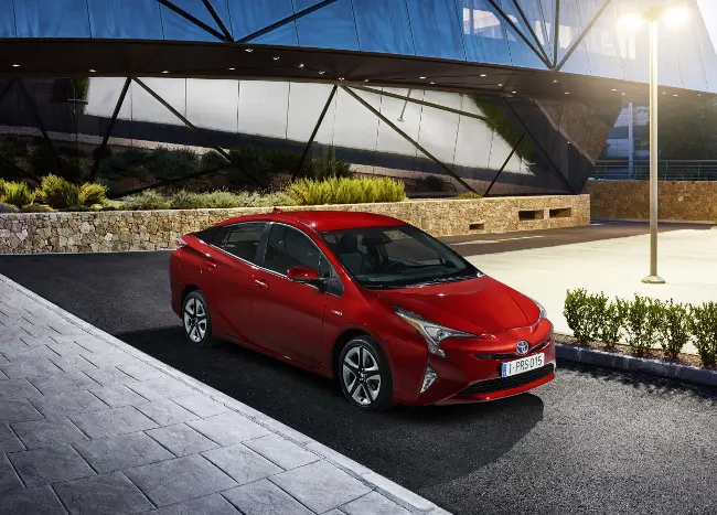 Nuova Toyota Prius: piacere di guida Full Hybrid
