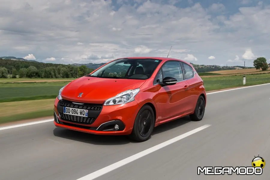 Viaggiate in sicurezza con Peugeot 208 3D Connected navigation