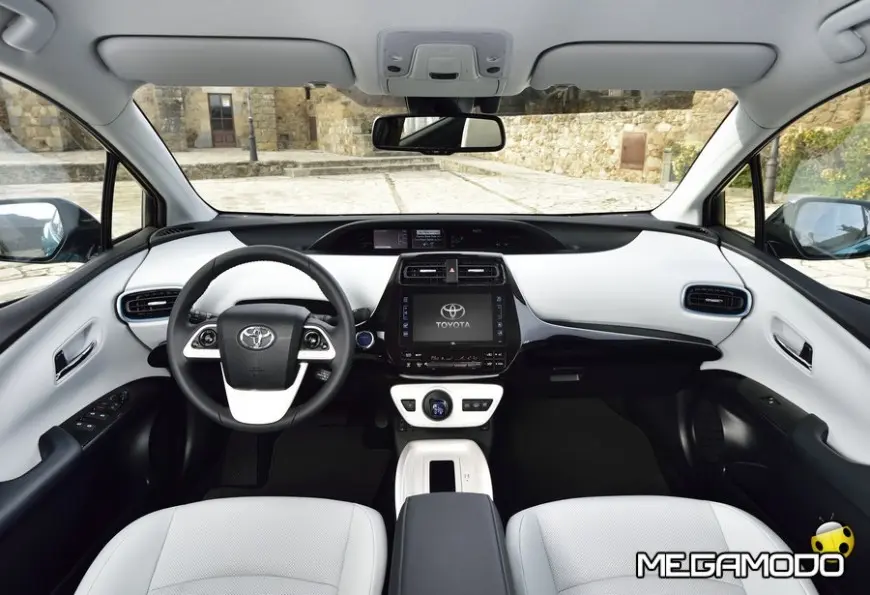 MOD_2017-prius-phv-aqua-interior-01