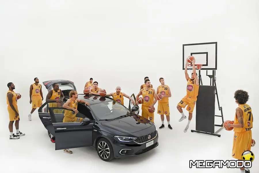 Dan Peterson presta la sua voce alla Fiat Tipo Station Wagon!