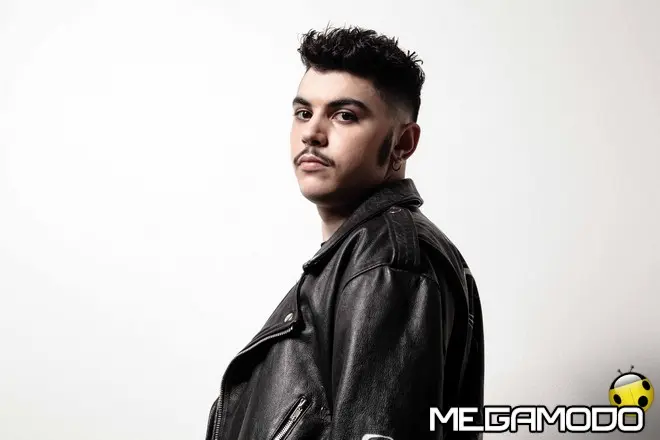 Izi, da oggi online il video di "Distrutto"