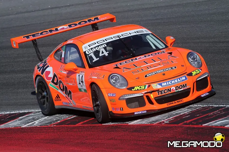 Dinamic Motorsport, caccia al primo successo a Vallelunga