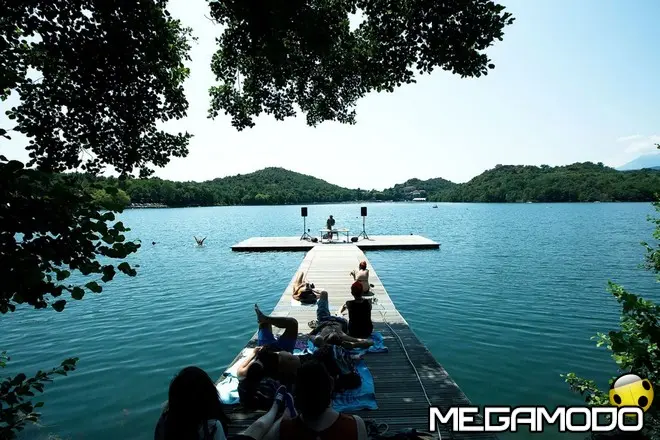 MOD_A NIGHT LIKE THIS_LakeMeUp_b