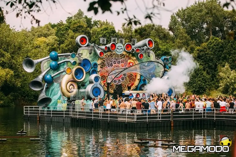 Mazda torna a Tomorrowland tra auto e musica!
