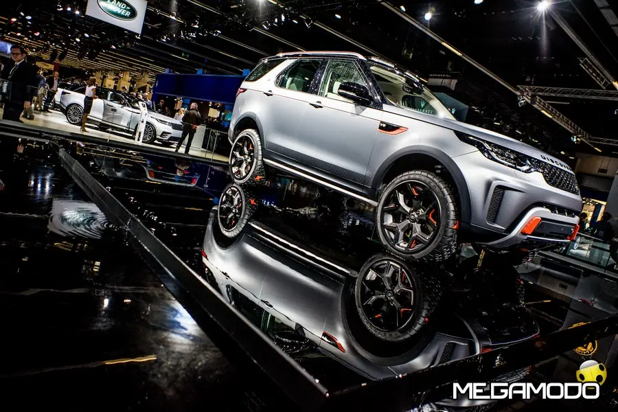Land Rover Discovery SVX equipaggiata con i pneumatici concept Goodyear