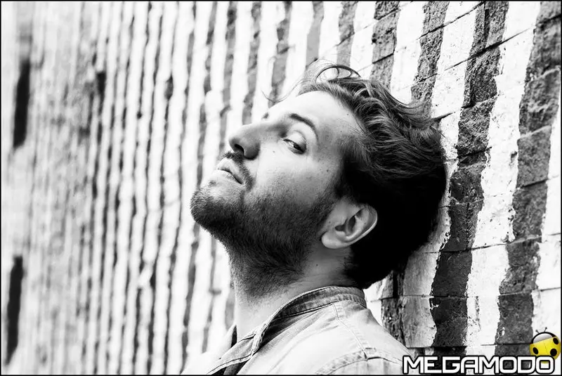 Carlo Valente, esce oggi il nuovo singolo "Sto giocando"