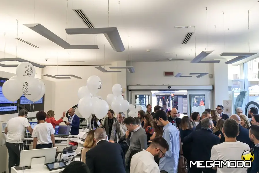 iPhone X è ora disponibile con 3