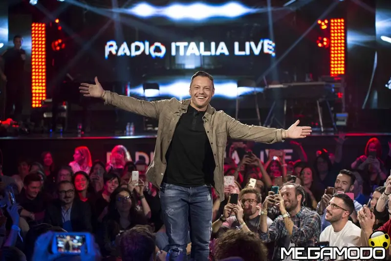 Radio Italia Live, domani prima puntata con Tiziano Ferro