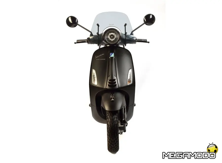Saint Laurent per Vespa!