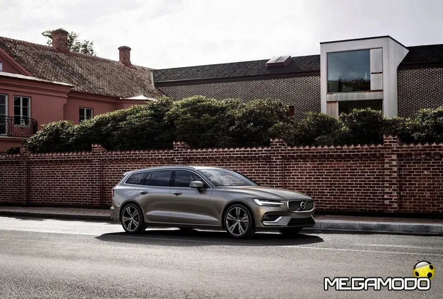 Volvo presenta la nuova V60