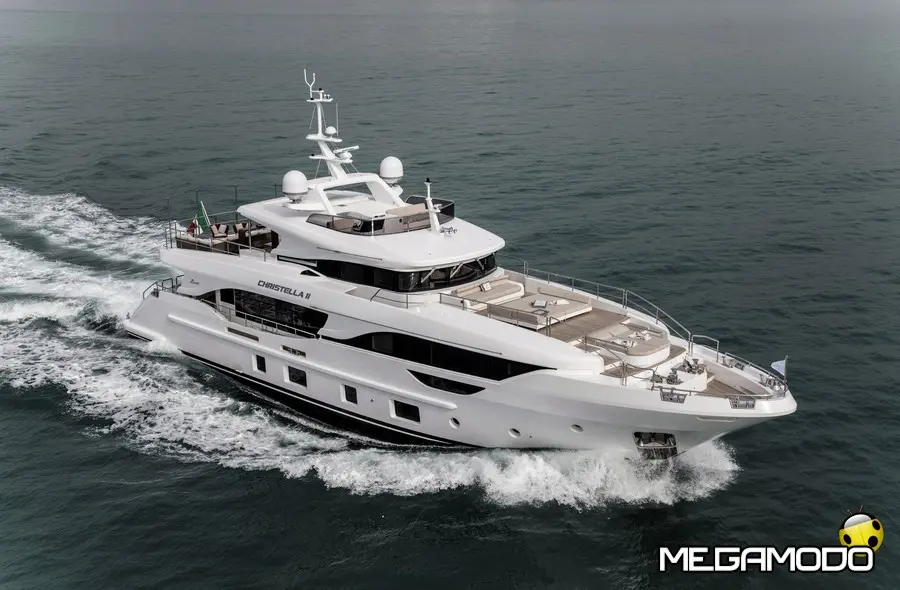 Benetti, consegnato il primo Delfino 95' MY Christella II