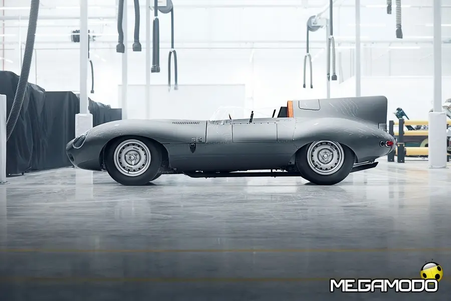 Jaguar riavvia la produzione della D-Type da corsa
