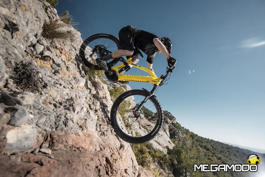 Peugeot svela la mountain-bike elettrica eM02 FS Powertube