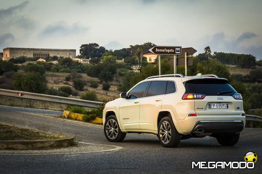 Svelata la nuova Jeep Cherokee