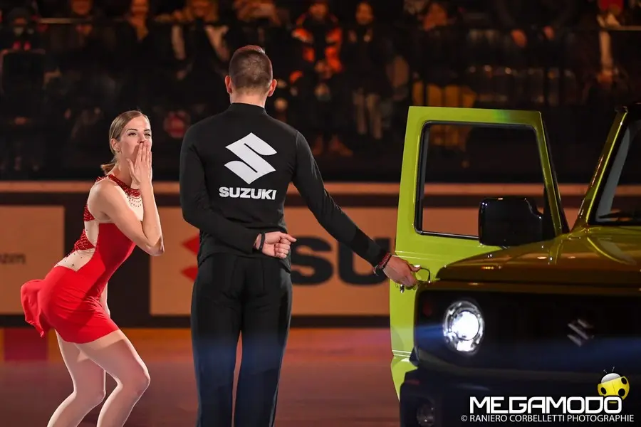 Suzuki JIMNY e Carolina Kostner illuminano il Suzuki Bolzano Passion Gala