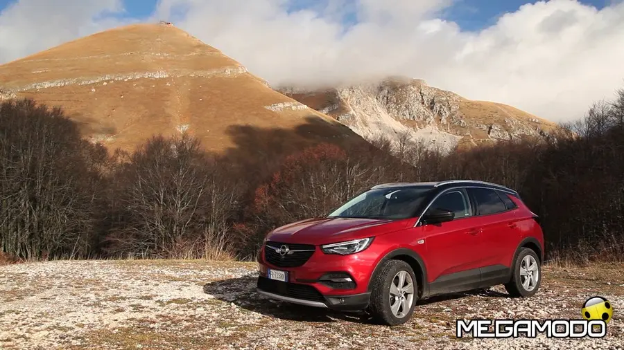 Opel Grandland X alla conquista delle strade del Gran Sasso