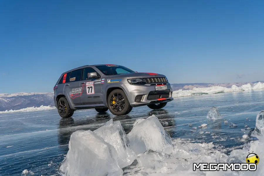 Jeep Grand Cherokee Trackhawk: nuovo record di velocità sul lago ghiacciato Baikal