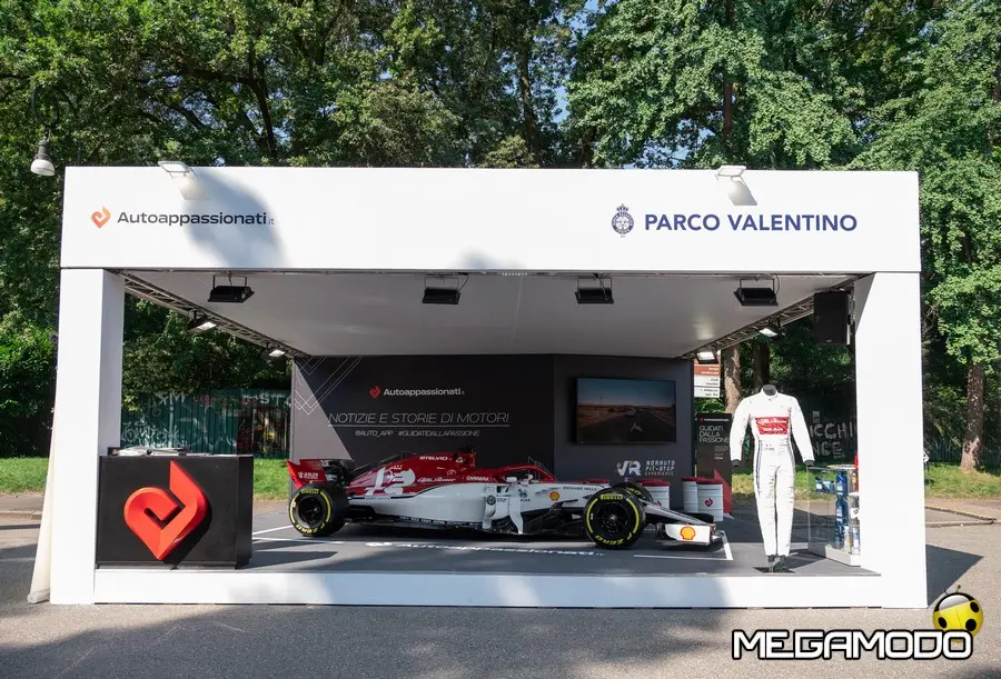 Sparco al Parco Valentino presenta la tuta più leggera della F1