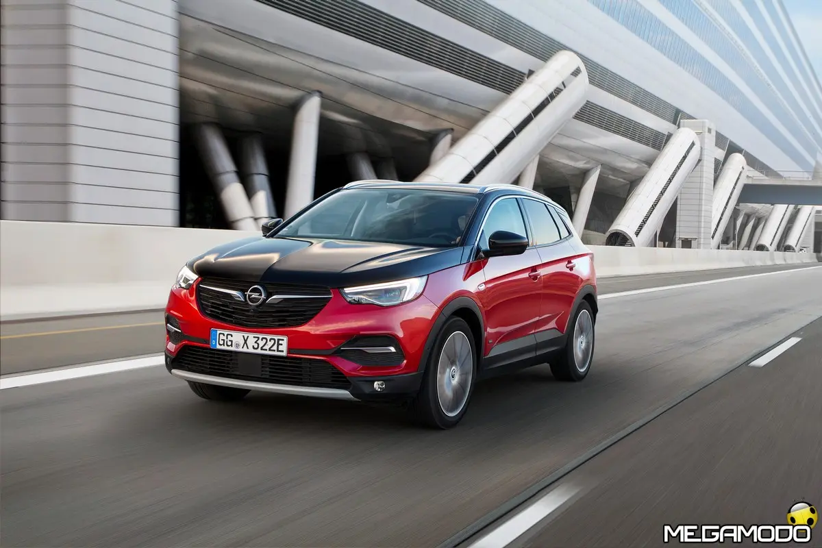 Opel Grandland X Hybrid4 AWD, al via gli ordini in Italia