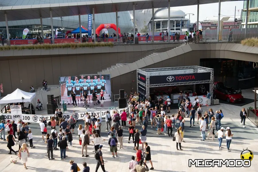 Toyota sponsor della Deejay 100 a Milano