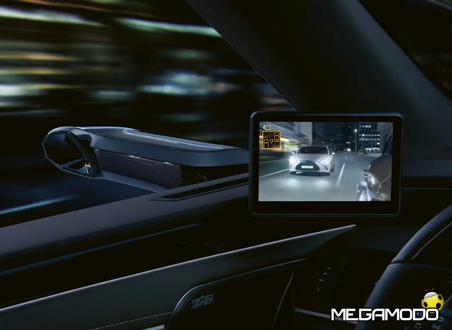 Berlina Lexus ES, specchietti retrovisori esterni virtuali ora disponibili in Europa