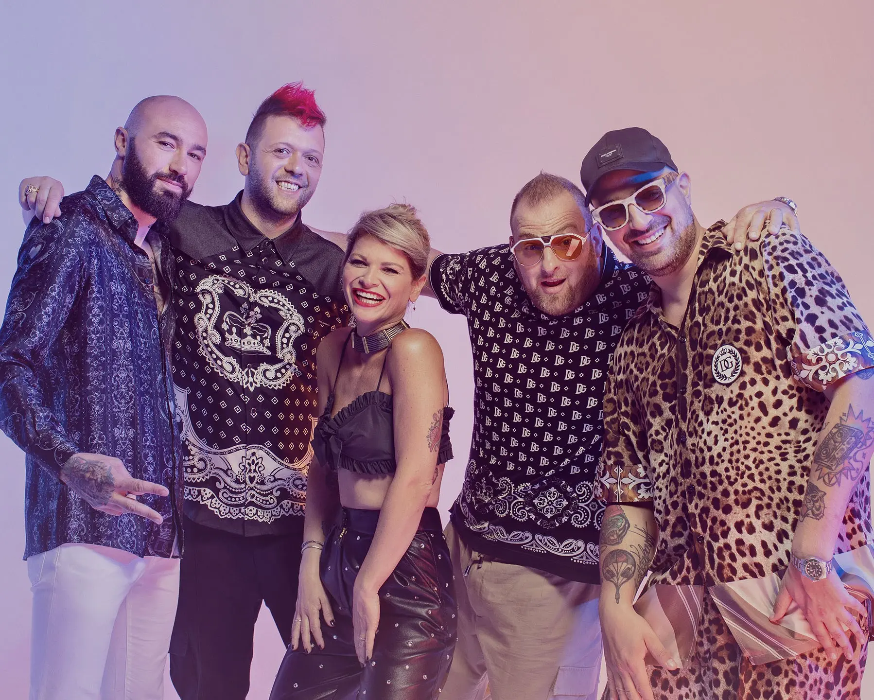 Boomdabash e Alessandra Amoroso, ecco il video di "Karaoke"