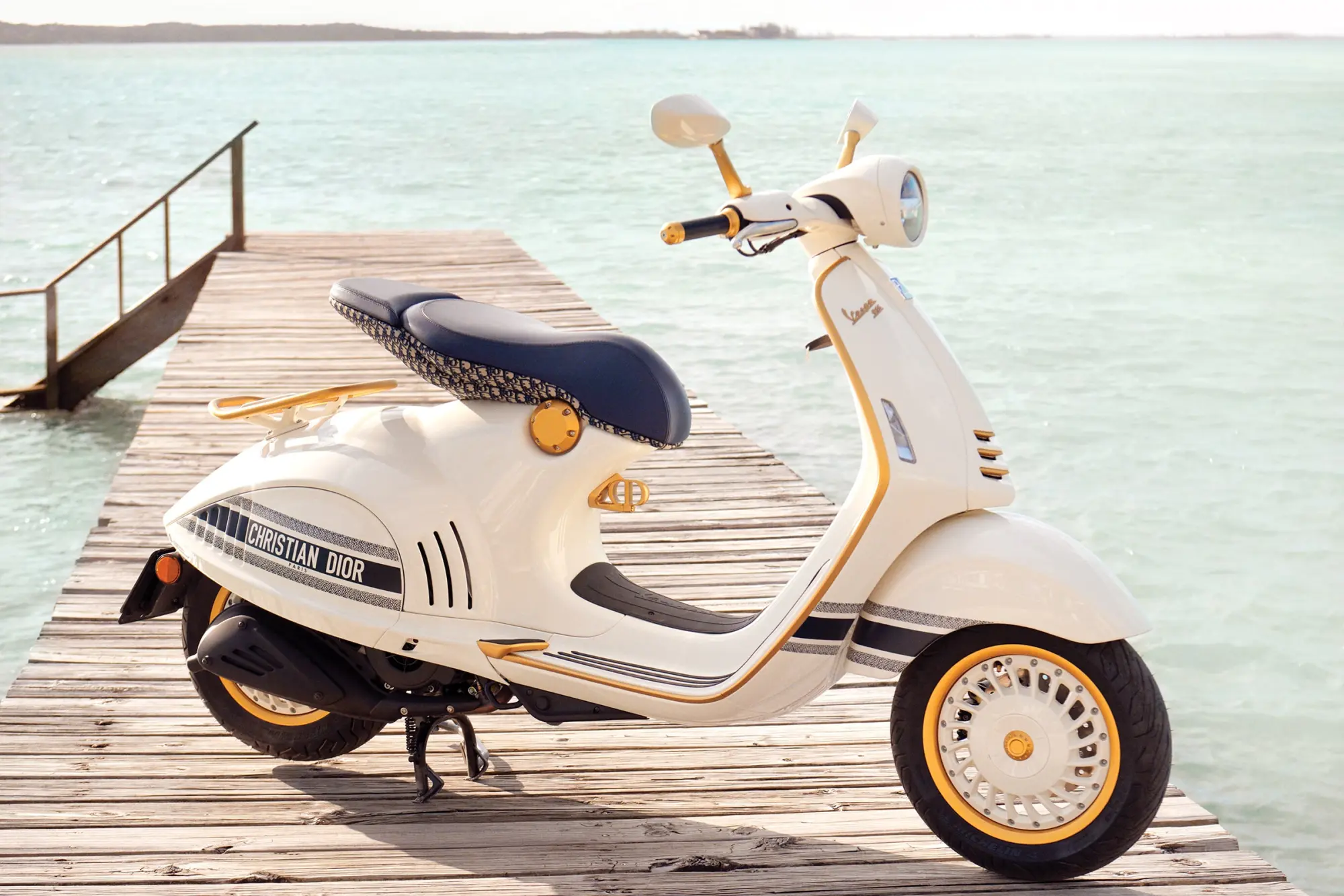 Vespa 946 Christian Dior: nasce una nuova icona
