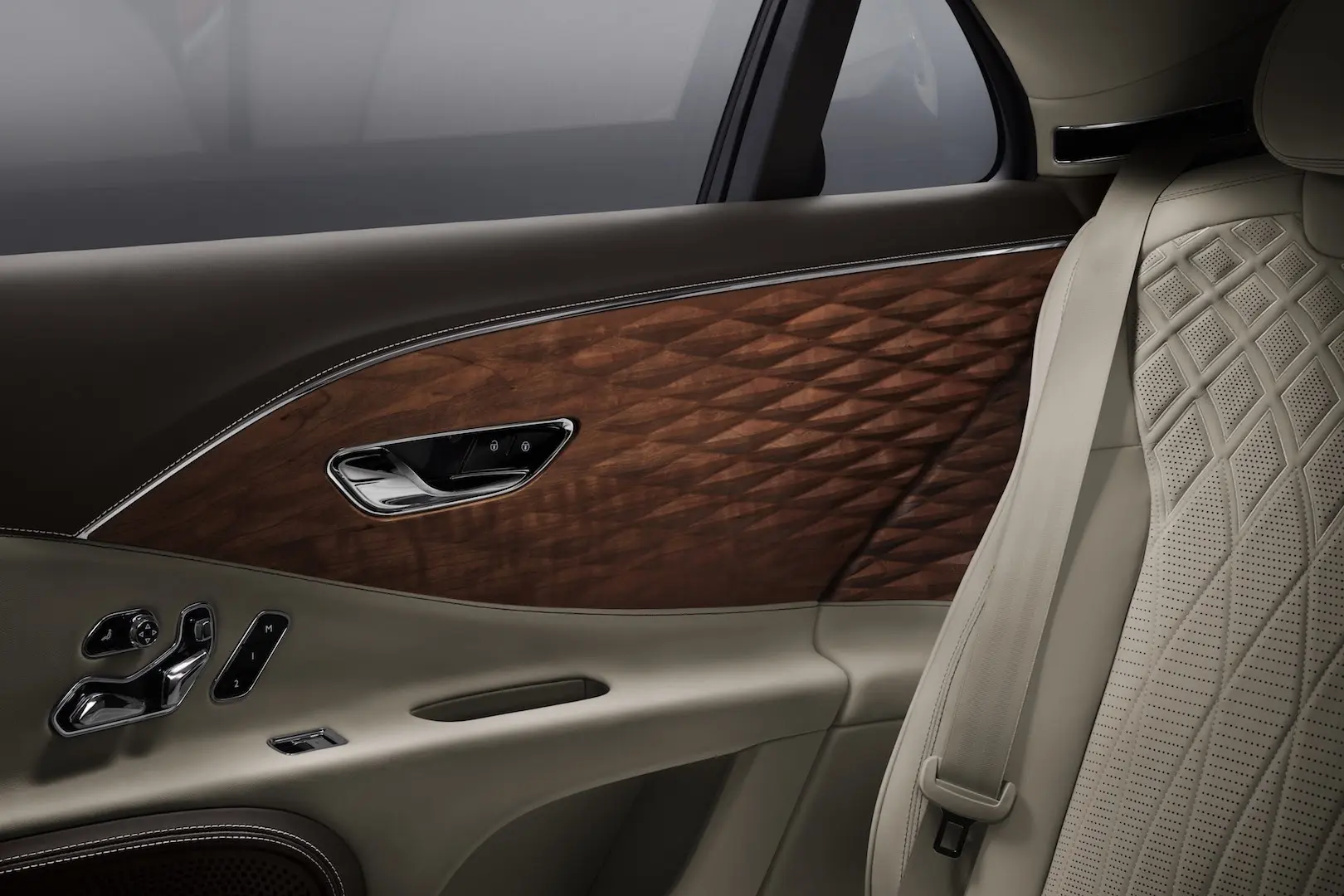 Bentley: interni in legno 3d per la nuova Flying Spur