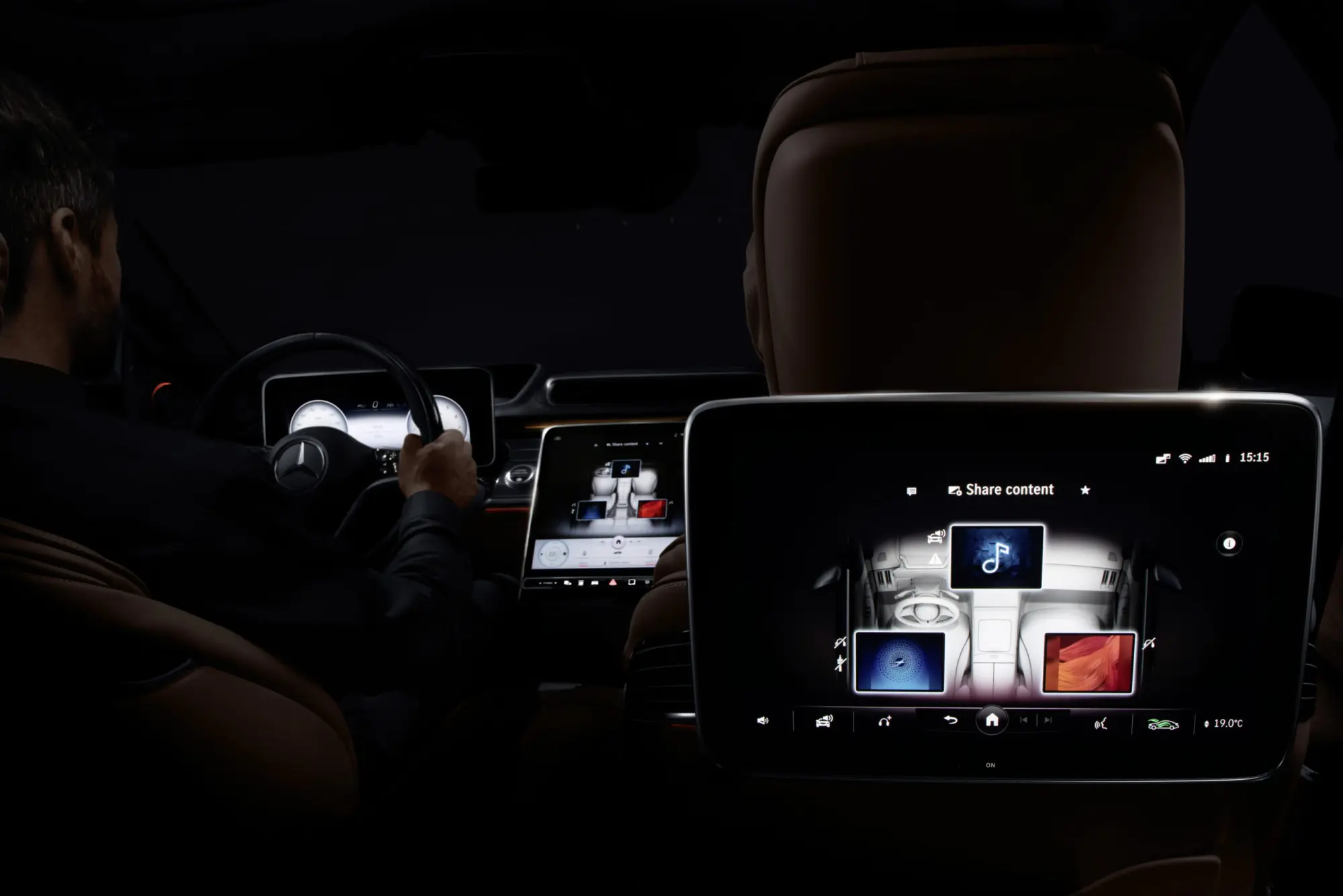 Mercedes: su Classe S debutta la seconda generazione del sistema MBUX