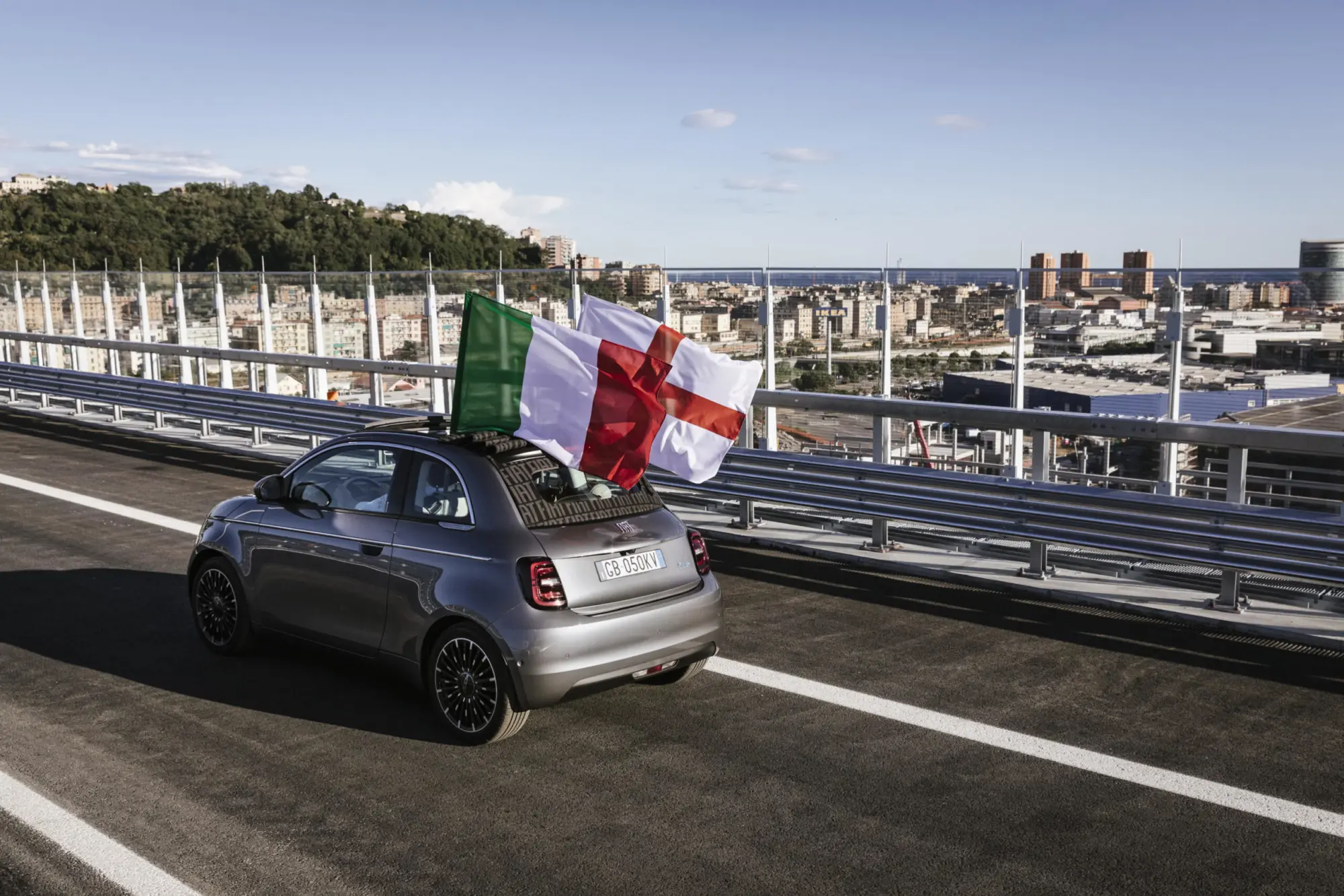La Nuova Fiat 500 e Genova simbolicamente unite nella ripartenza