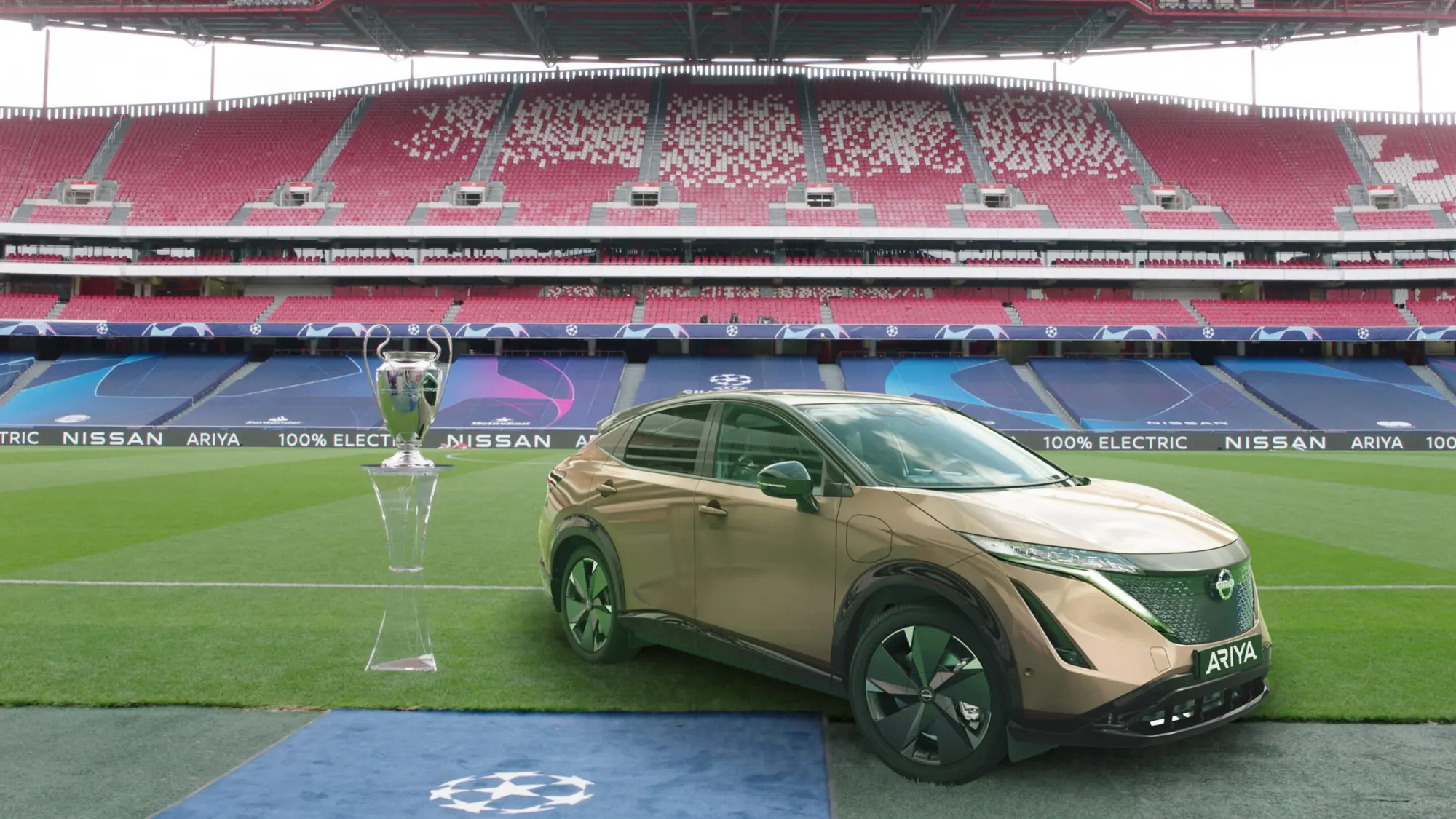 Nissan: un' esclusiva finale di Champions League per 50 clienti Leaf