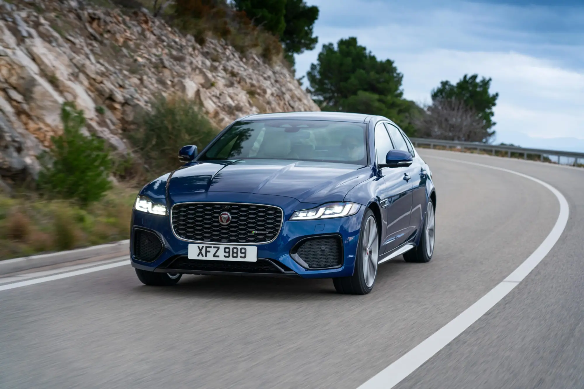 Jaguar: arriva la nuova XF