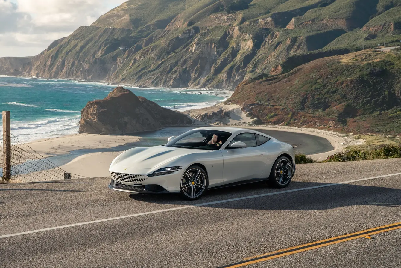 Una Ferrari Roma all'asta per "Save the Children"