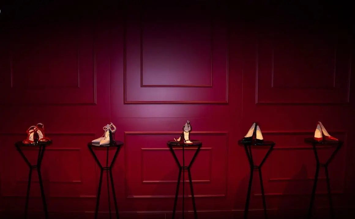 Scarpe Revolver Requeen Venexia: glitter e dettagli preziosi 100% Made in Italy