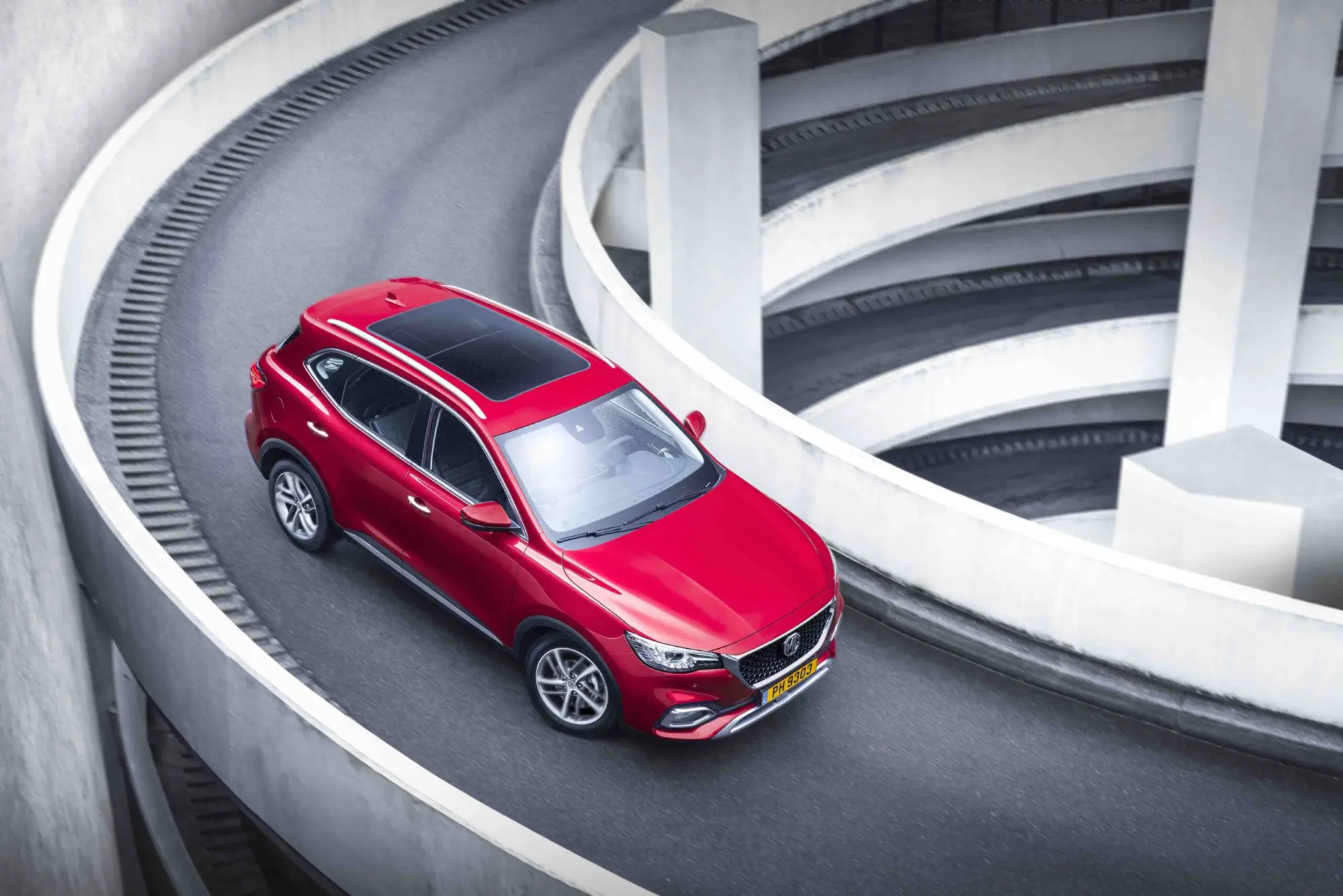 MG EHS: il SUV Plug-in Hybrid debutta in Italia