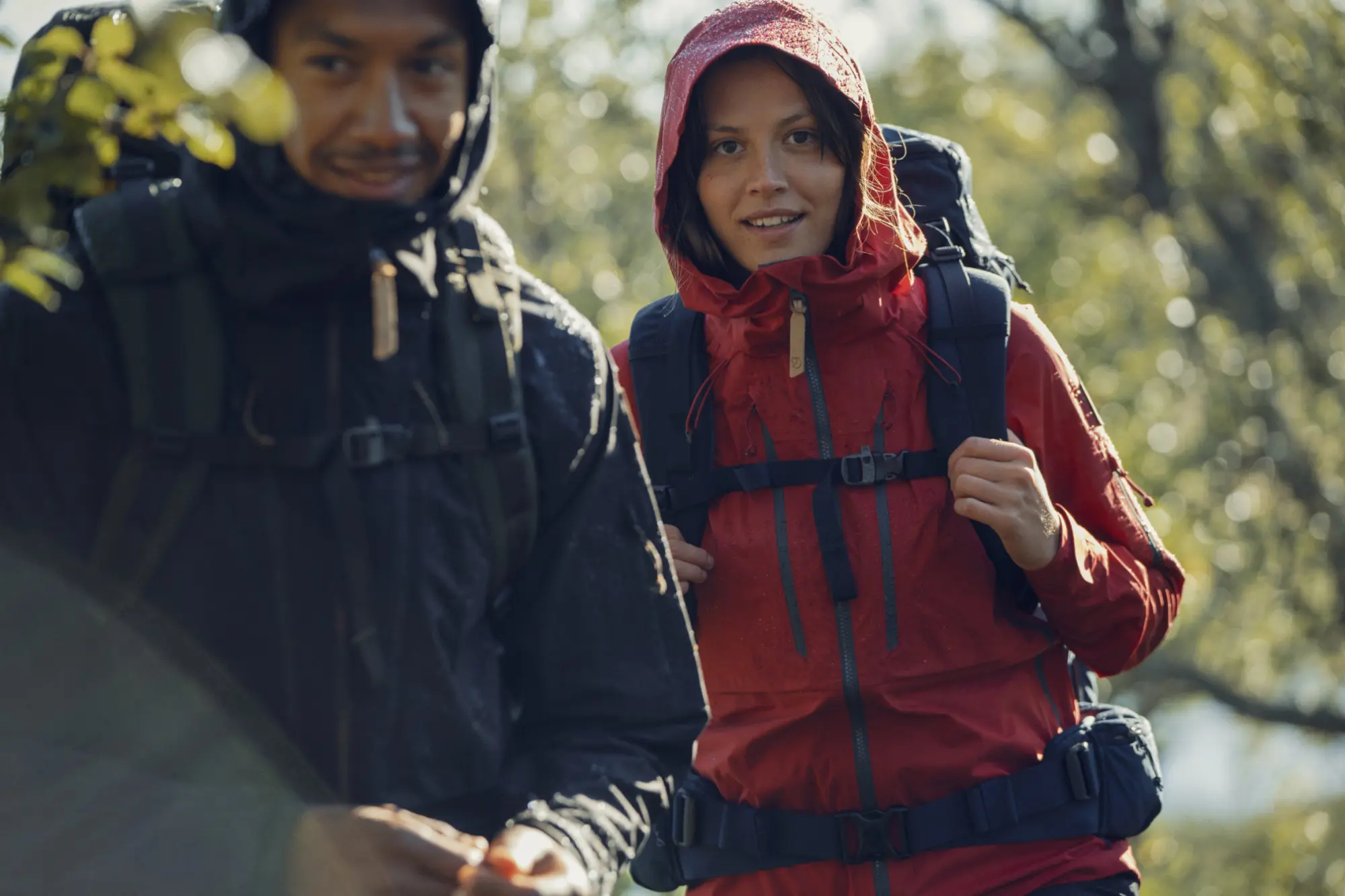 Antipioggia e Sostenibili: le giacche impermeabili PFC-free di Fja?llra?ven