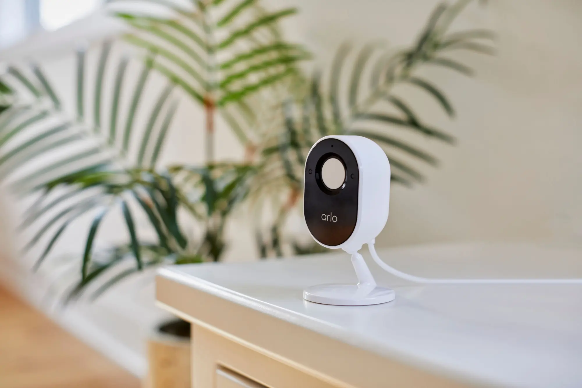 Arlo presenta una nuova videocamera di sicurezza da interni