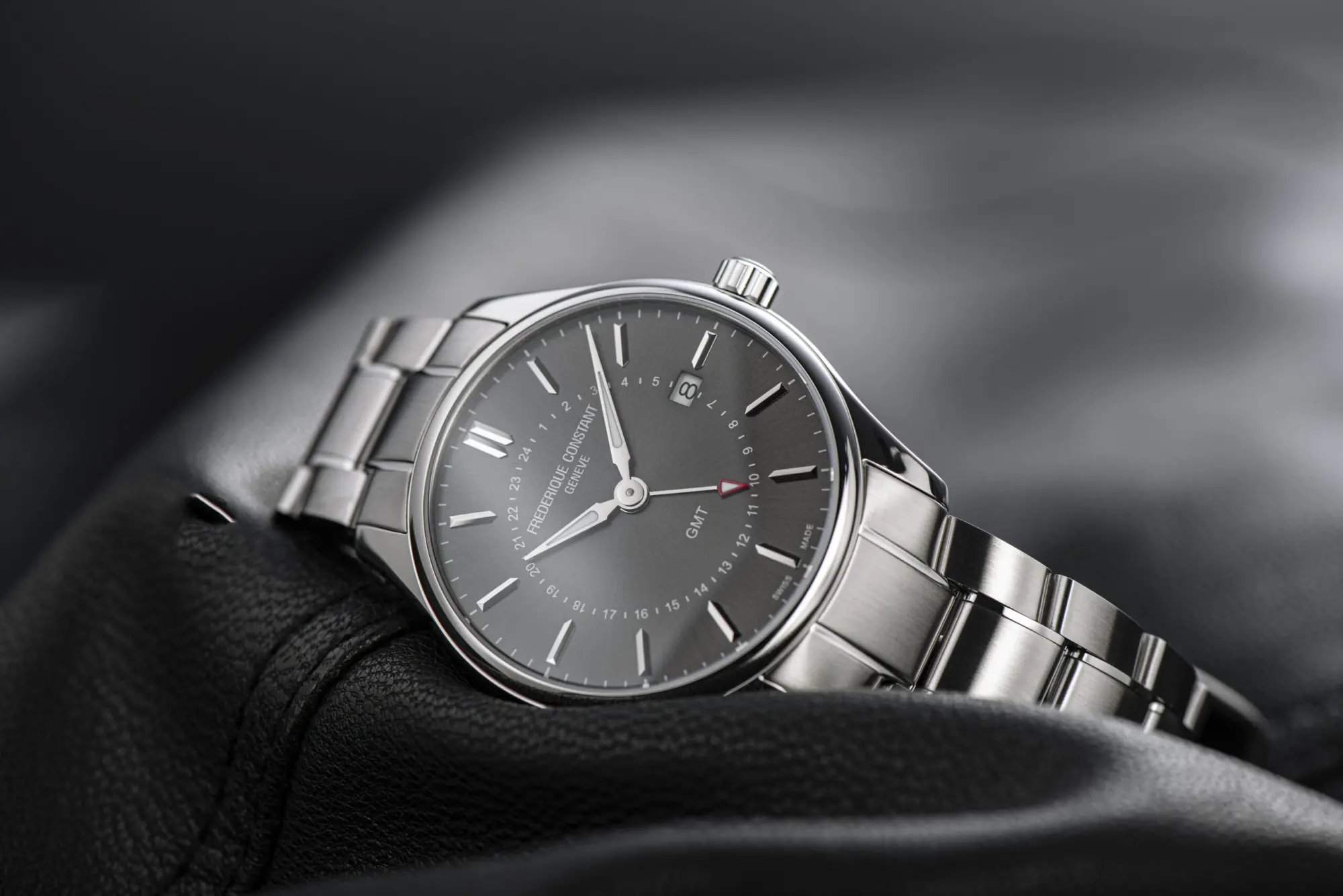 Frederique Constant rivisita la sua collezione più emblematica