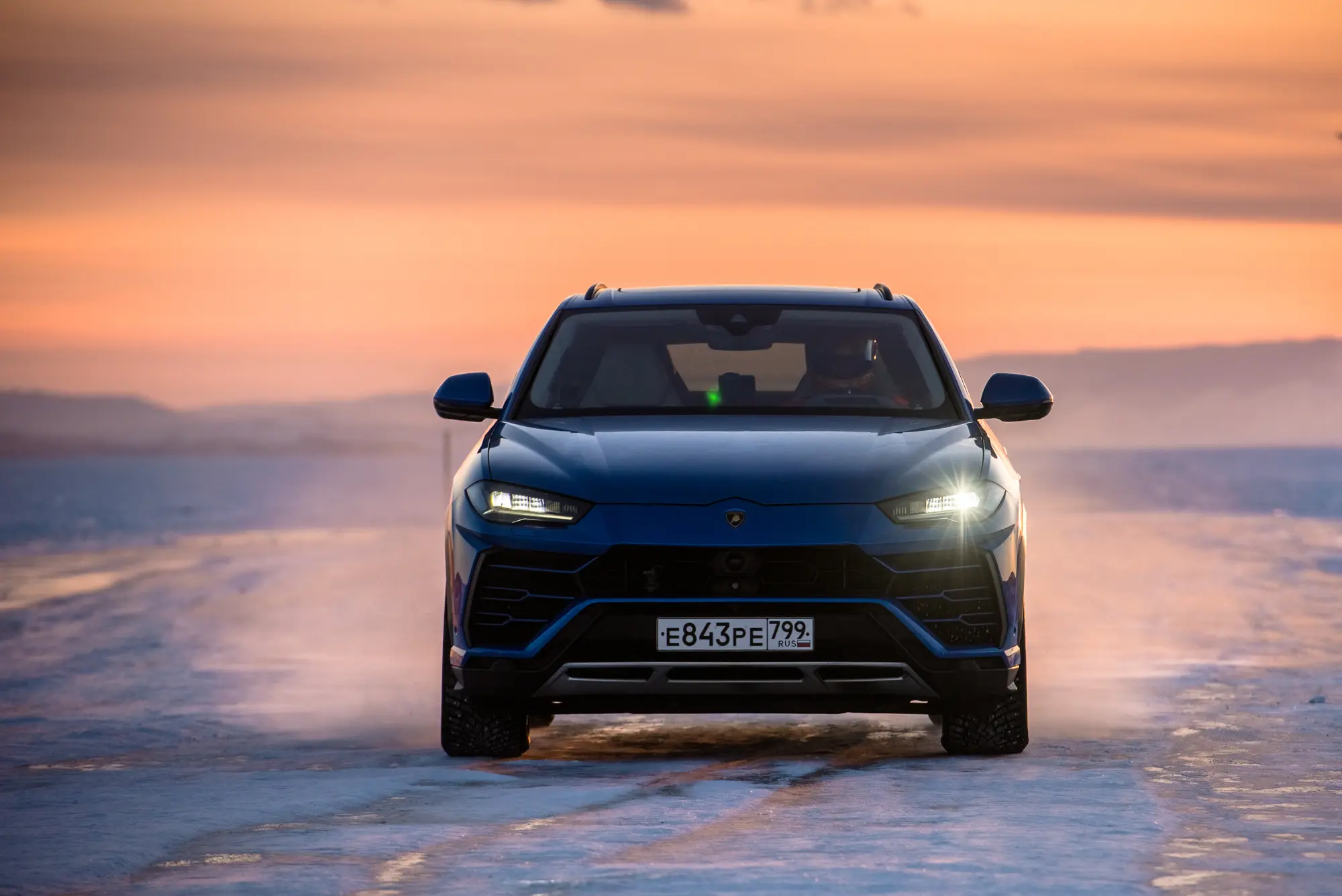 Lamborghini Urus: è record di velocità sul ghiaccio siberiano