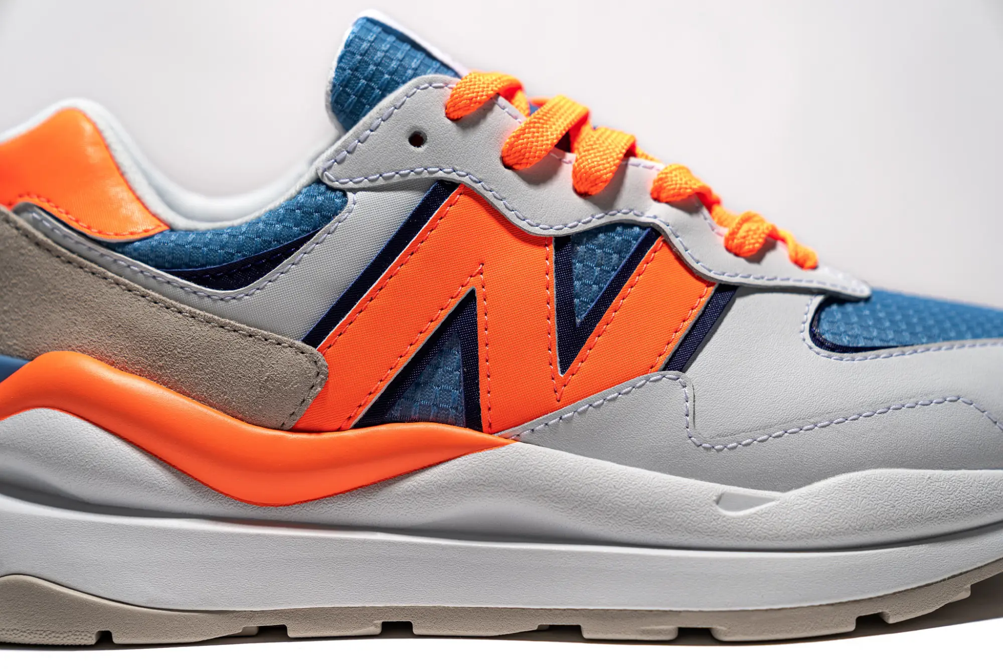 New Balance: ecco la versione femminile della 5740