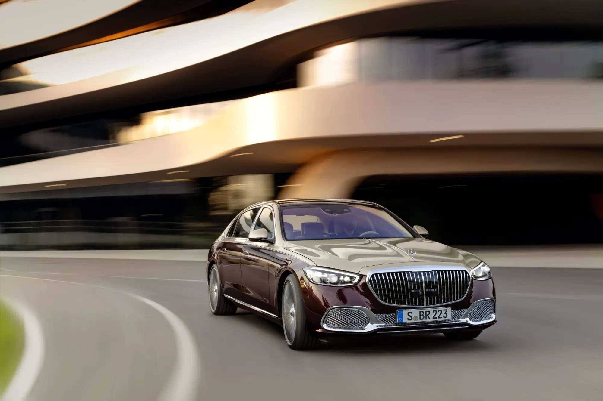 Nuova Mercedes-Maybach Classe S debutta in Italia