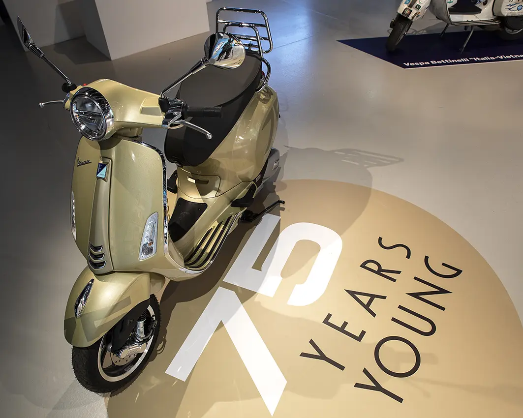 I 75 anni di Vespa: al Museo Piaggio una coloratissima mostra