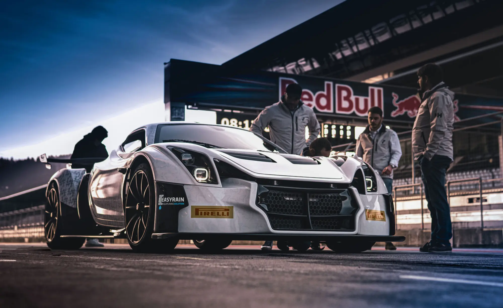 PS-01: la prima supercar che non ha paura del bagnato