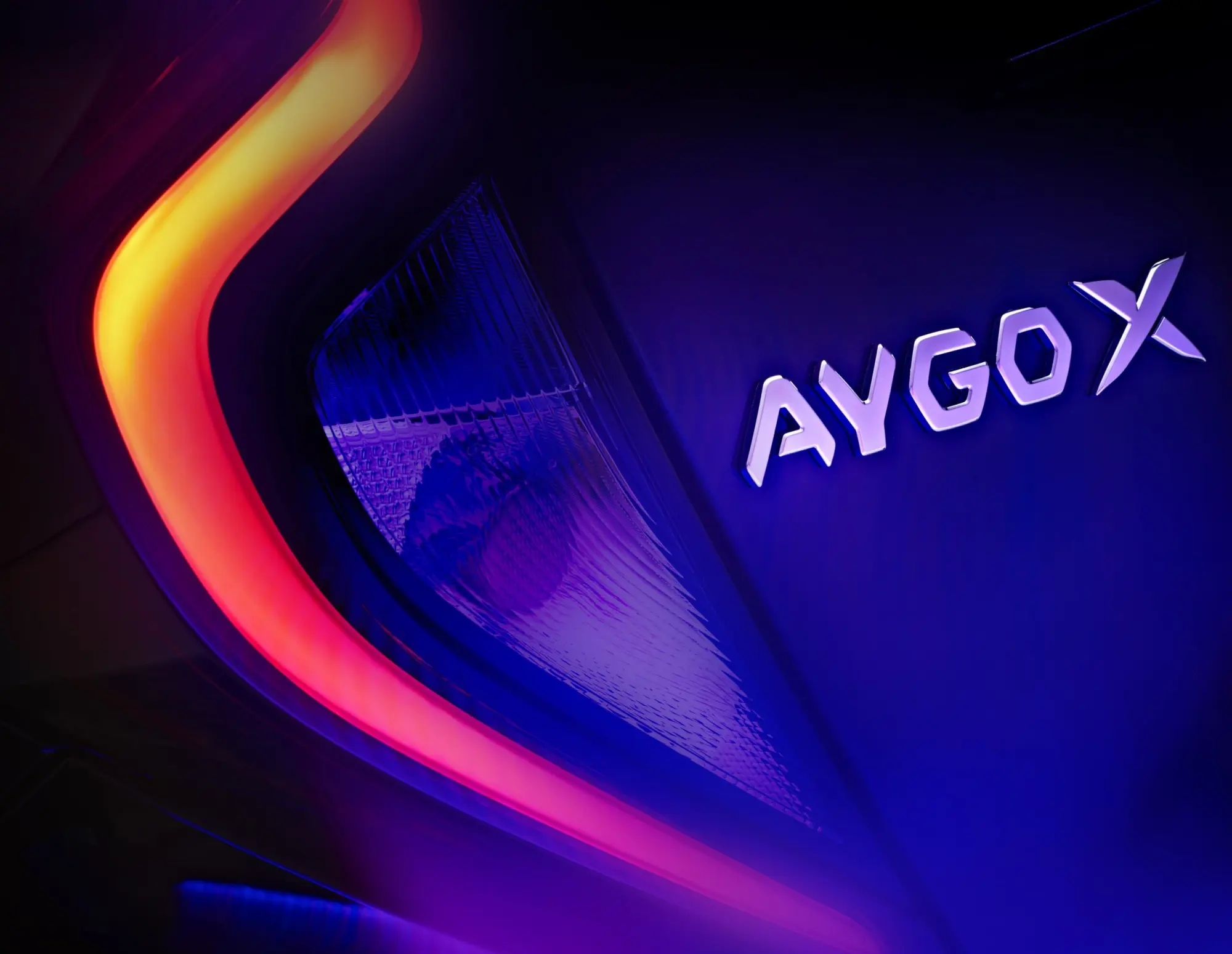 Toyota conferma la "Aygo X"