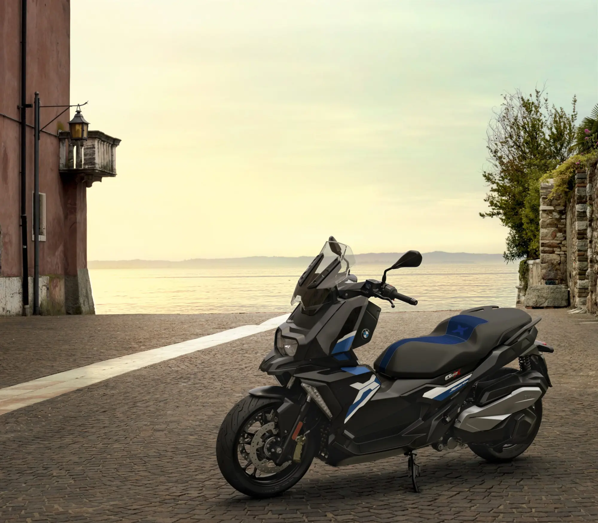 BMW C 400 X: versatile e sportivo